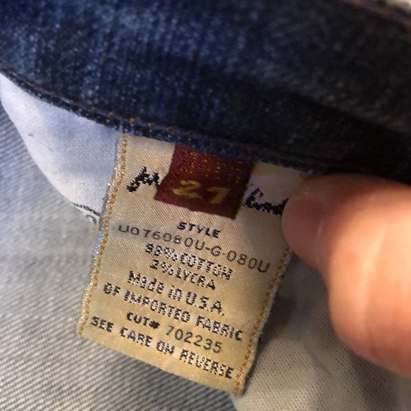 Seven for all mankind size 27 worn out bottom on one side measurements soon - Picture 3 of 5